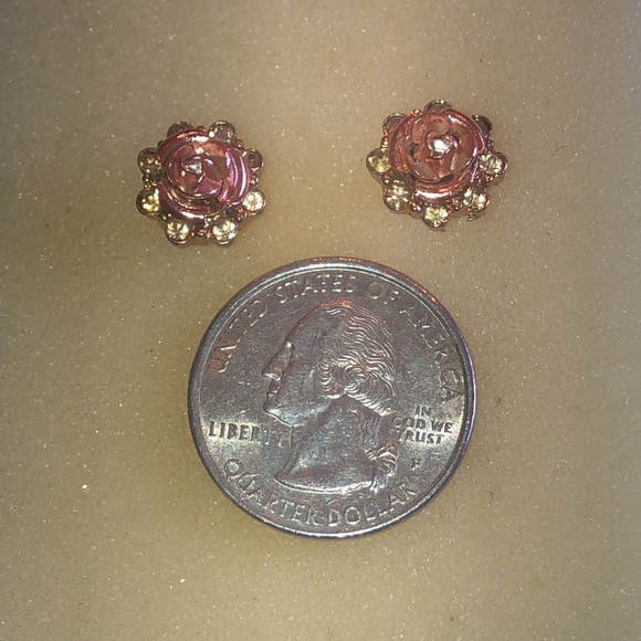 Vintage Gold Tone & Rhinestone 3D Rose Gold Tone Flower Boho Pierced Earrings - Picture 4 of 6